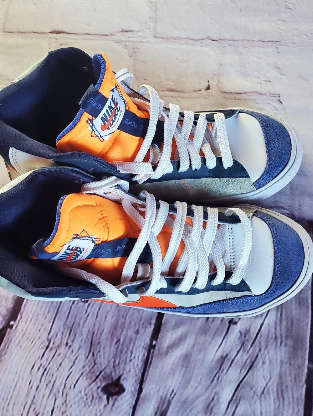 Nike Blazer Mid 77 SE Sneakers Size 5.5 Kids White Orange Blue FQ7413-100